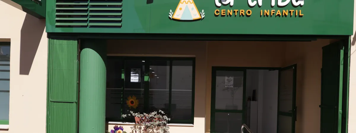 Fachada de La Tribu Infantil en Av. del Pilar 18, 06400 Don Benito (Badajoz)